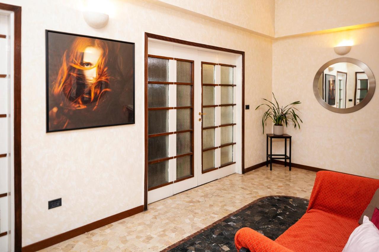 Central Apartment ミラノ エクステリア 写真